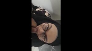 Bokep Jilbab Hitam BJ Di Toilet