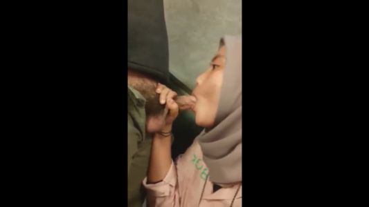 Bokep Hijab Indo Ayang Tbtb Pengen Nyepong Katanya Pengen Crot Di Muka