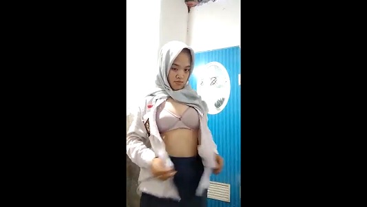 Bokep Jilbab Indo Omek Anak SMA