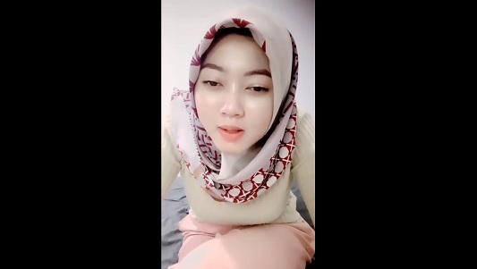 Bokep Jilbab Bu Guru Cantik Memek Tembem Masih Perawan